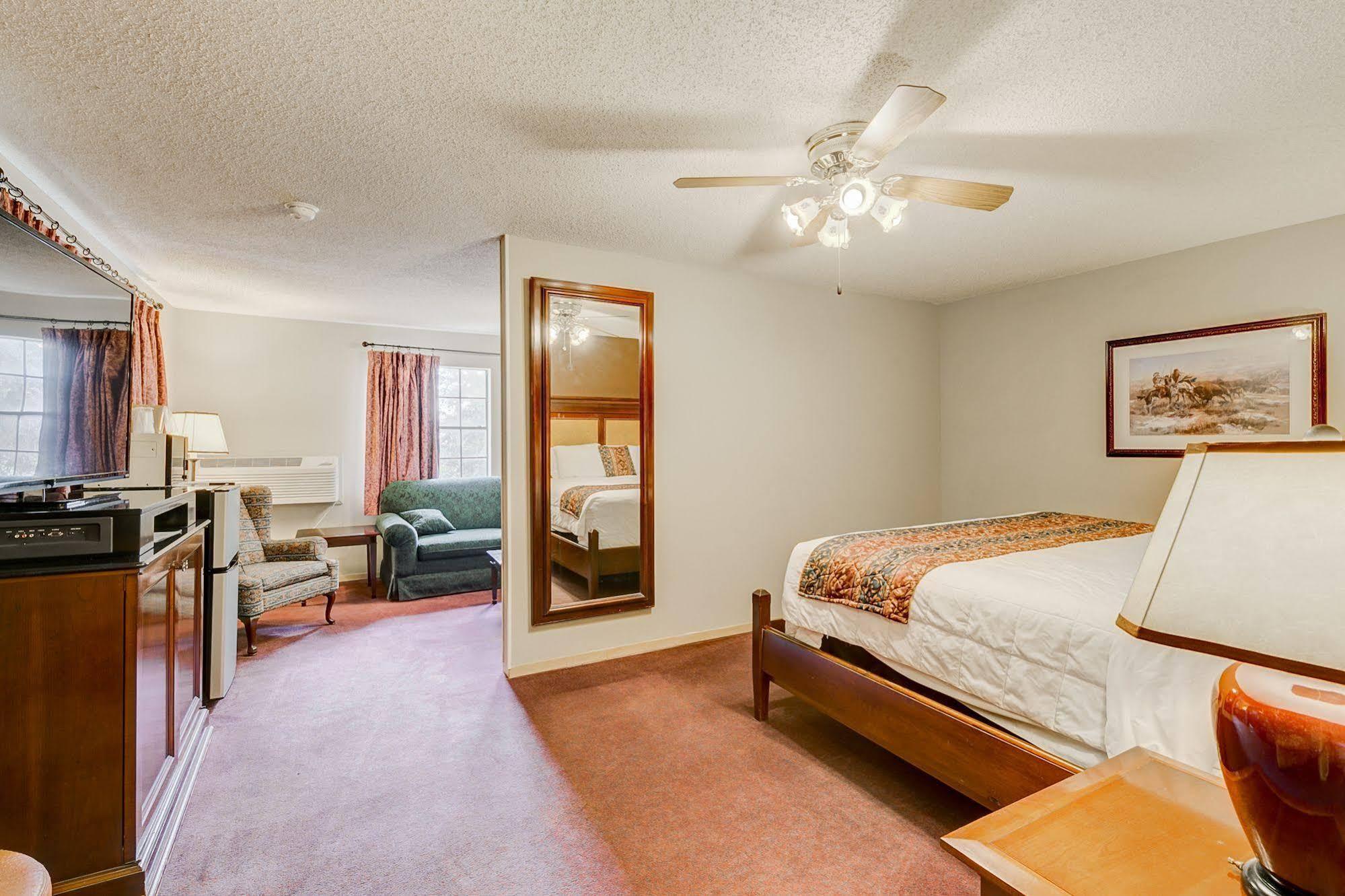 Lake View Inn Granbury Εξωτερικό φωτογραφία